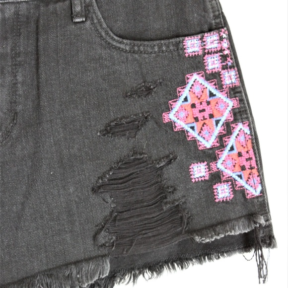 Hollister Black Shorts Farmcore Trashed Boho Pink Quilt Patchwork Jeans - Picture 5 of 8